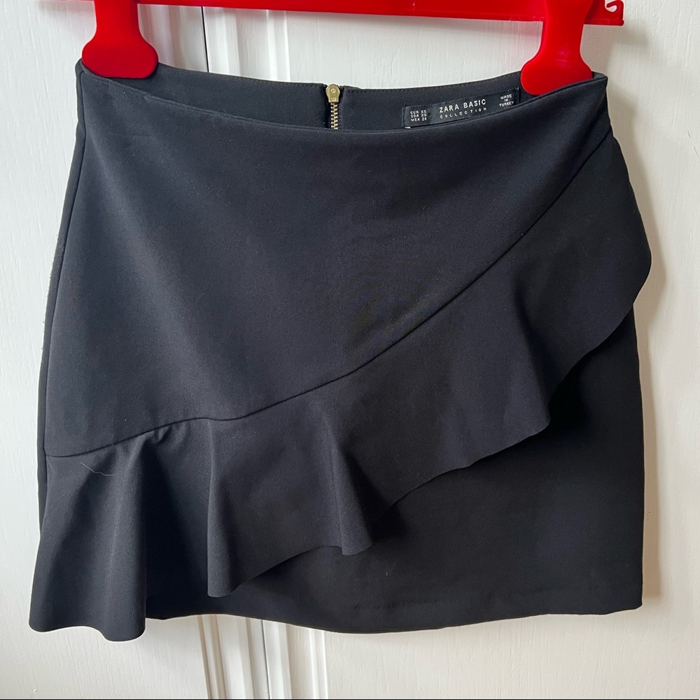 Zara Ruffle Mini Skirt in Black